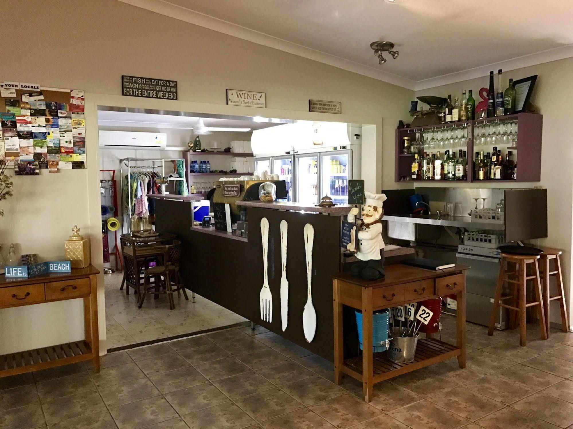 Bramston Beach Motel Buitenkant foto