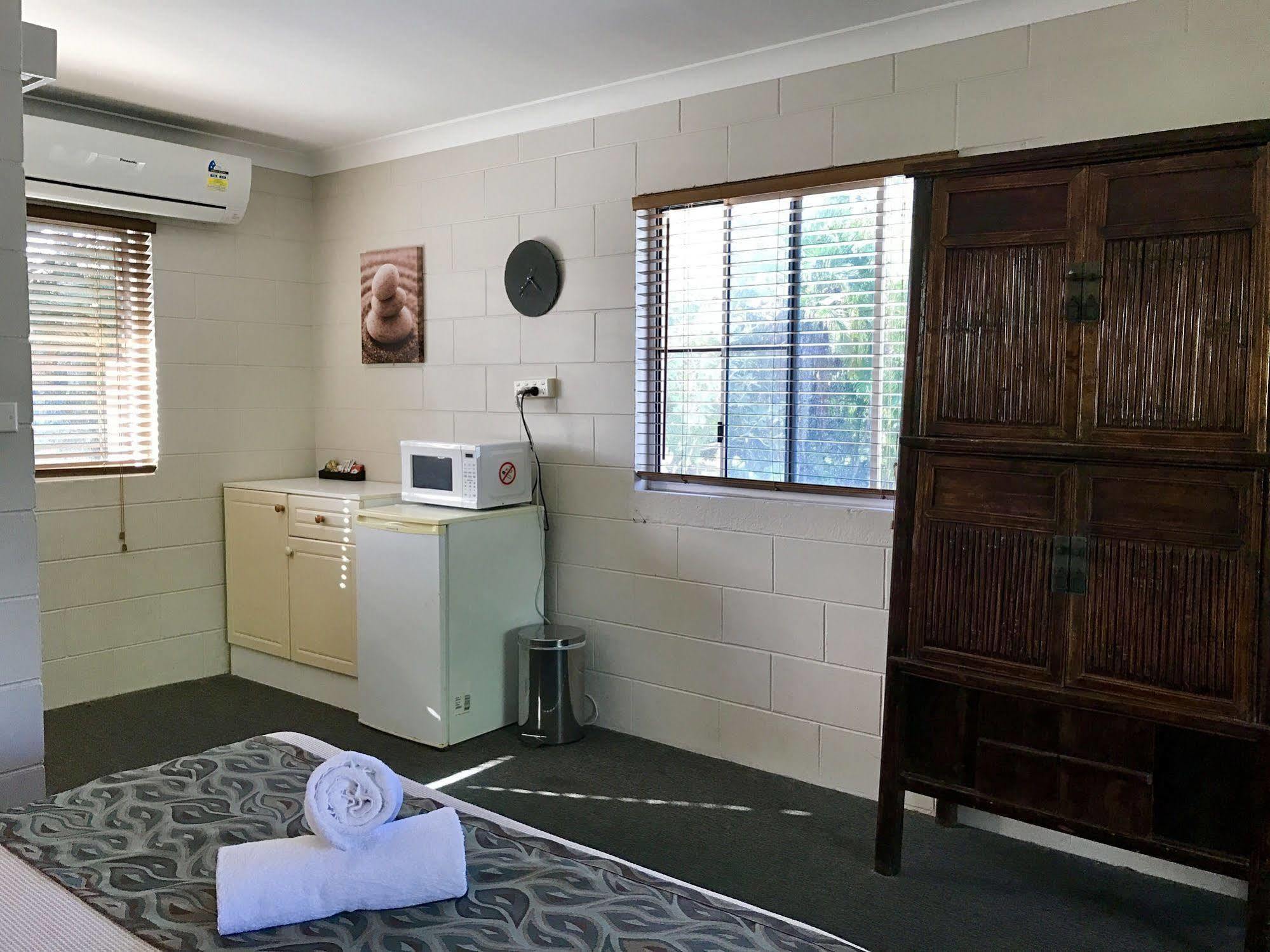 Bramston Beach Motel Buitenkant foto